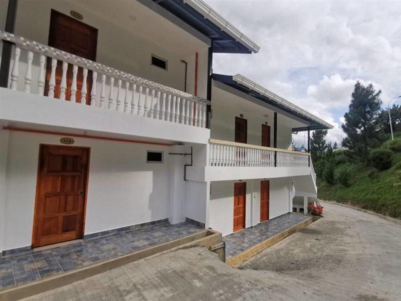 Oyo 90043 Jasni Rijan Resort Ranau Esterno foto