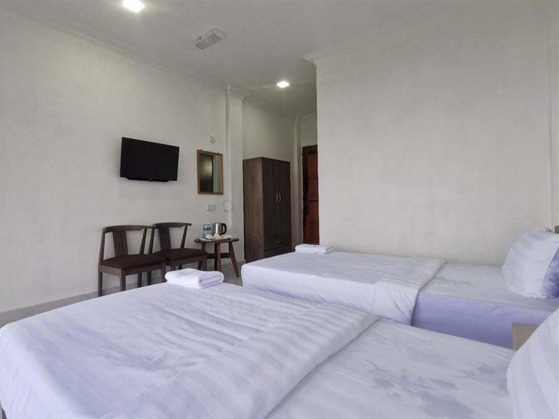 Oyo 90043 Jasni Rijan Resort Ranau Esterno foto